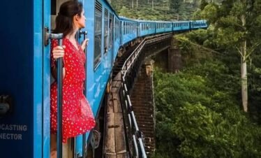 kandy-to-ella-train-ride-Sri-Lanka.jpg
