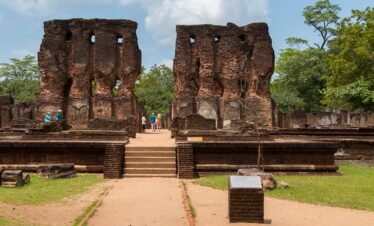 polonnaruwa-tourhubtravel.jpg